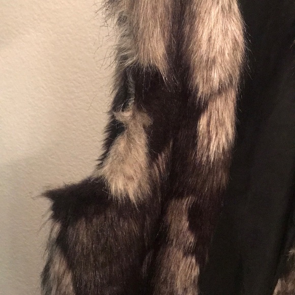 BCBGeneration long Faux-Fur Vest SZ Large - Picture 7 of 8